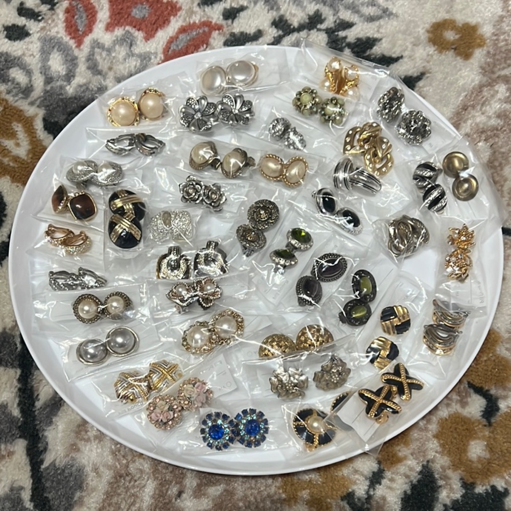 Lot of 59 pairs of clip on earrings